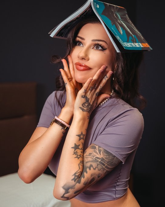 Holy haberdashery, Batman! Check out my Bat-hat! https://t.co/5w4OrqkdiJ