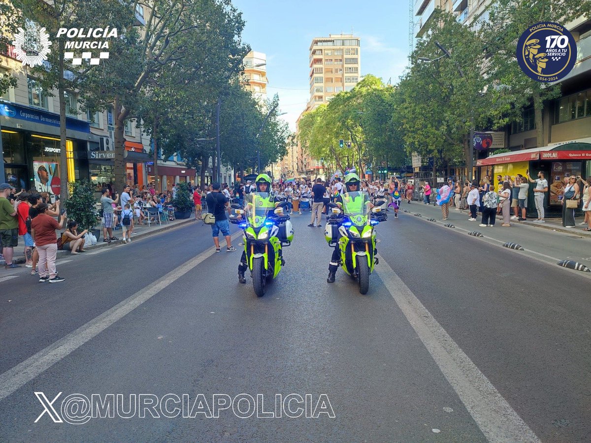 MurciaPolicia's tweet photo. Se procede al corte de tráfico en Gran Vía Escultor Francisco Salzillo con motivo de la celebración del desfile del Orgullo LGTBIQ+ Murcia 2024 https://t.co/mJZ6tLeZPD