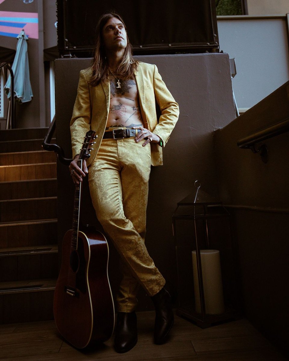 NCRinNA's tweet photo. New Rock Releases:
Nick Perri & The Underground Thieves #NickPerri #TheUndergroundThieves release Sunset to Sunset (Electric) #SunsettoSunset #Electric #Rock #NewRock #NewMusic #NextWaveofRock #NWOCR #NewMusicAlert #NewRockReleases
June 18, 2024
π§ https://t.co/FF2T3yIFA9 https://t.co/KTWBKGhAfa