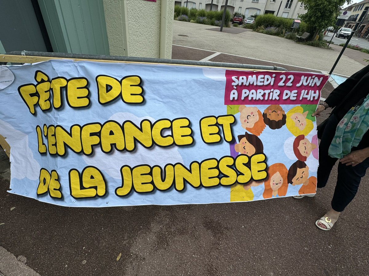 RenaudHee's tweet photo. Excellent accueil à #Othis pour la fête de l’enfance et de la jeunesse. 
#BardellaPremierMinistre
#VivementLe30Juin 
#VivementLe7Juillet https://t.co/FRBaivJDLC