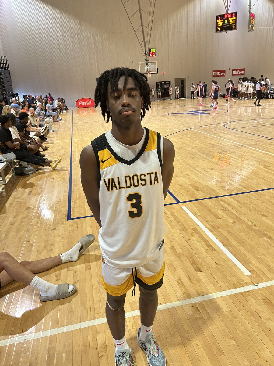 TheWelchyReport's tweet photo. Valdosta backcourt duo Jabarri Williams (#5) and Eric Love (#3) are going to be fun to watch this year! Jabarri is a true PG that flourishes creating for others and Eric is a knockdown shooter that did well getting to the cup today! https://t.co/v4tTH89hoK