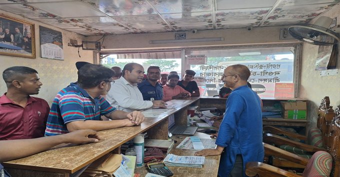 নওগাঁয় বেশি দামে বাসের টিকিট, বিক্রি করায়, কয়েকটি পরিবহনকে জরিমানা