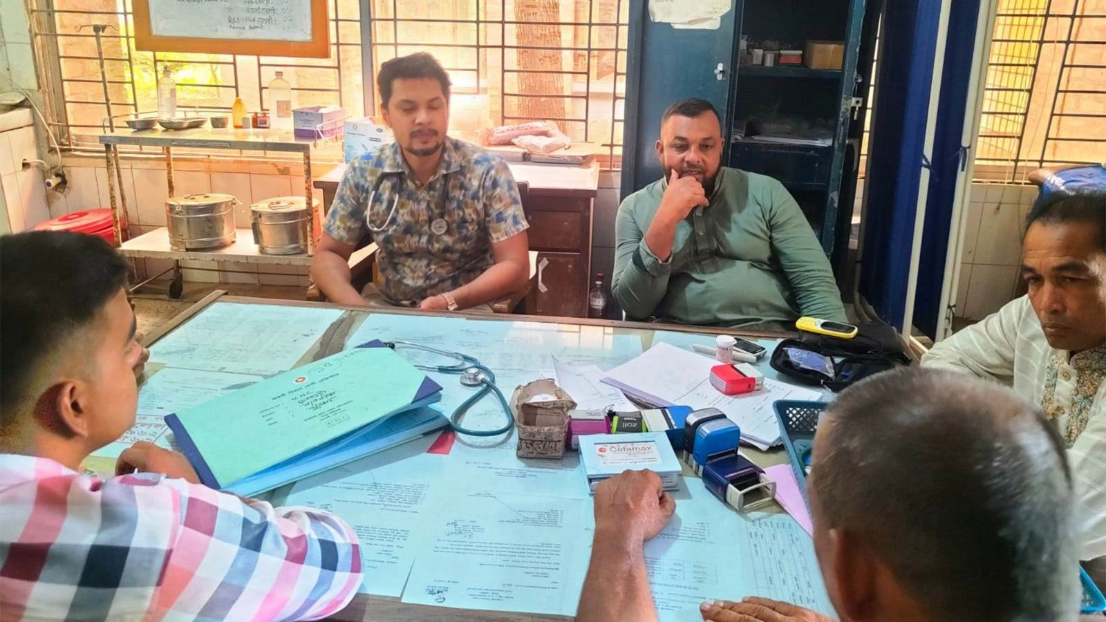 সখিপুর হাসপাতাল পরিদর্শন করে সু-চিকিৎসার নির্দেশ দিলেন চেয়ারম্যান আলফা