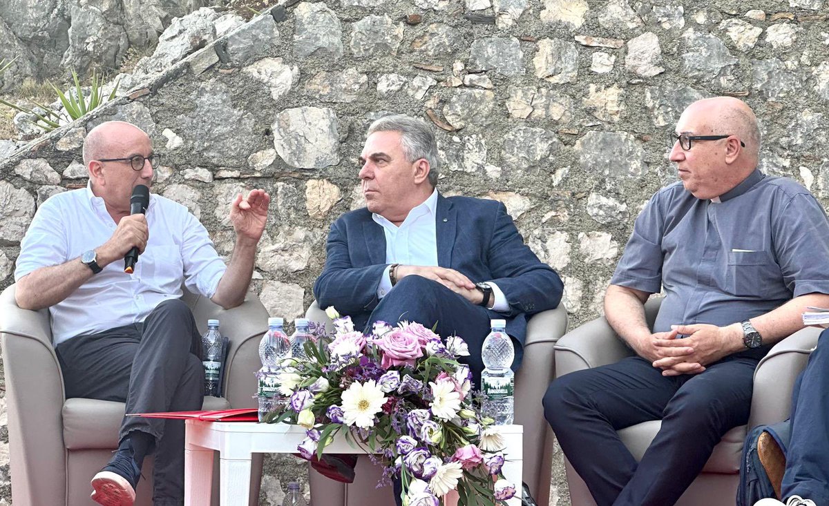 CislNazionale's tweet photo. Il Segretario Generale della Cisl #LuigiSbarra è oggi a Pazzano, in provincia di Reggio Calabria, dove parteciperà all’iniziativa su “Intelligenza artificiale: Aspetti etici, sociali, scientifici, giuridici” presso il Santuario di Montestella https://t.co/3FRNq7yxws