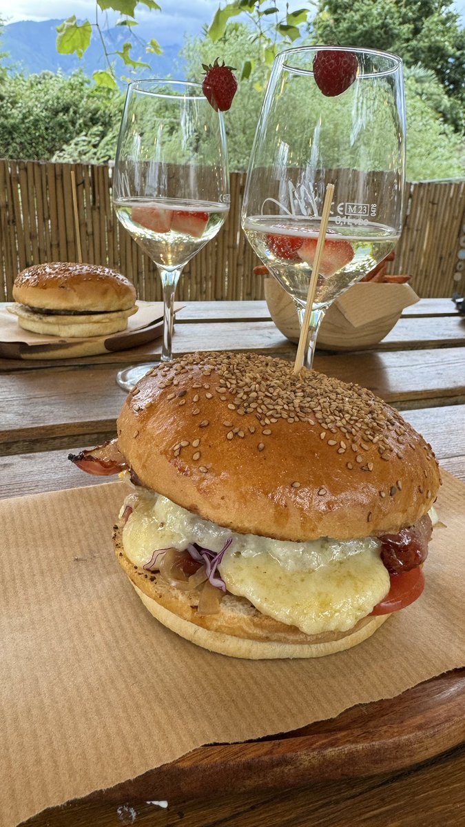 widll's tweet image. Rate my burger