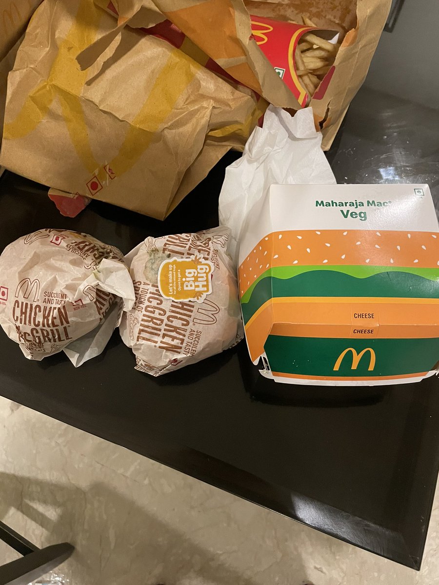 taralsoni's tweet photo. @zomato @mcdonaldsindia you sent non vegetarian food to a vegetarian home. How can you mess a simple burger order? Look at the bill, order and what you sent. Seems restaurant is not available to answer the call. McDonald Eros city, sector 49 Gurgaon was the restaurant. https://t.co/ky9I6T7WUm