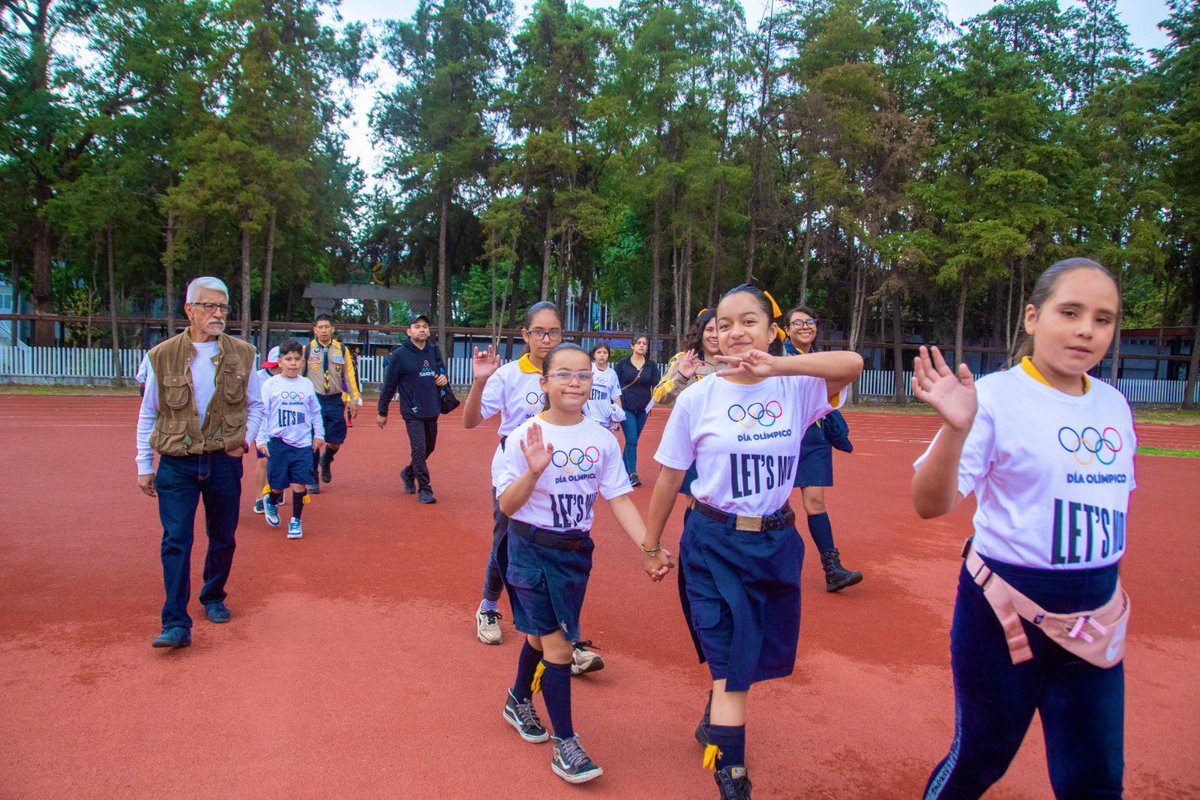 ¡Una fantástica fiesta deportiva en el CDOM! 

Se vive una maravillosa celebración en nuestras instalaciones con motivo del Día Olímpico, donde la sociedad mexicana se acerca a la actividad física bajo los tres pilares del COI: “Moverse”, “Aprender” y “Descubrir”.