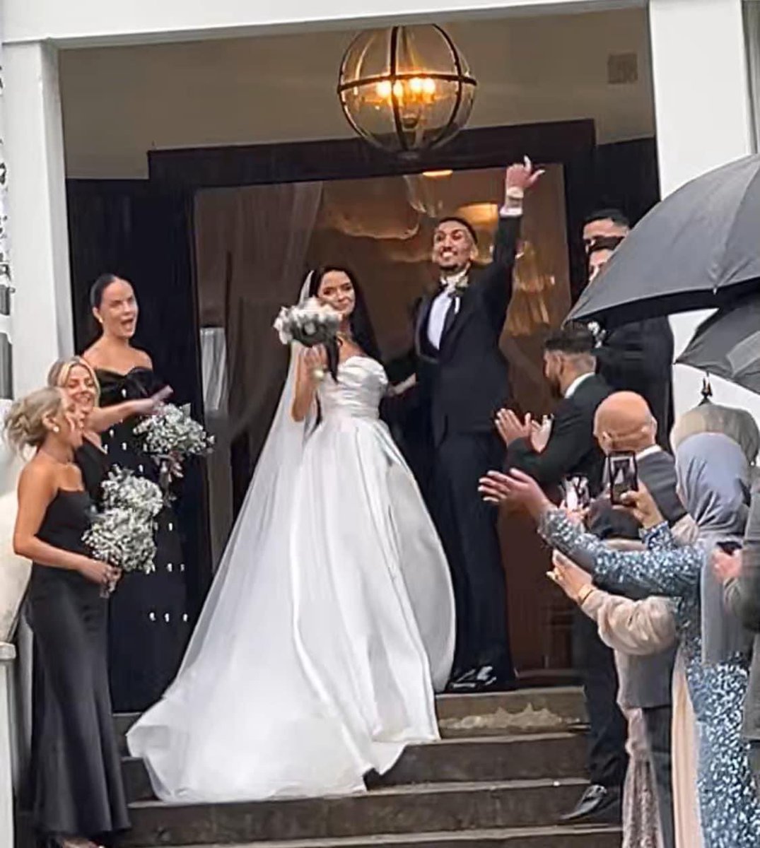 مبارك 
لاعب منتخبنا الوطني أمير العماري 
يدخل القفص الذهبي 
حياة زوجية سعيدة يارب