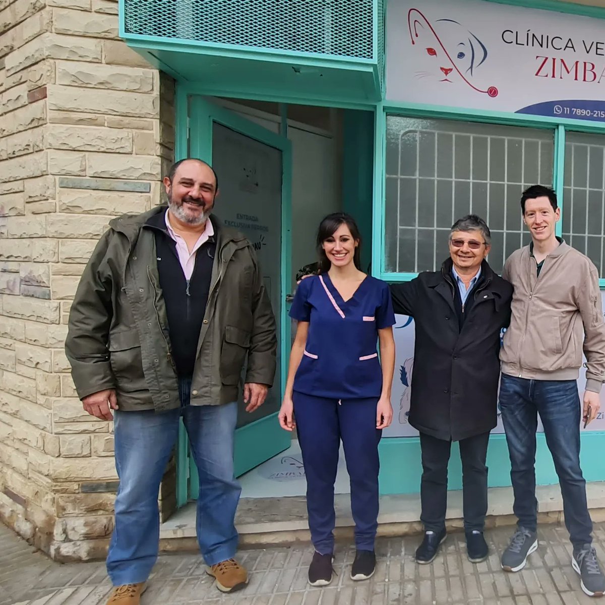 Alejandroati's tweet image. Felicitaciones Rosario y Gabriel por este emprendimiento! Orgullosos de tenerlos en Olivos inaugurando justo en el día aniversario de la localidad!!! @soledadmartinez @facucarrillo Katia Seguin