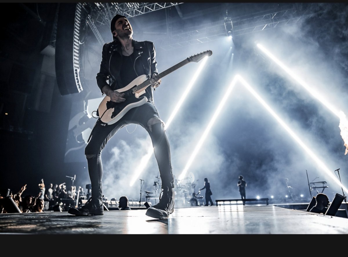StevieWorldwide's tweet photo. June 15, 2024 ZAG ARENA
Hanover, Germany
📸: https://t.co/BdagJVsmiE

#StevieAiello #Aielloontour #30secondstomars #thirtysecondstomars #shannonleto #jaredleto #SeasonsWorldTour #marstour #europeantour #stevieaiellolive #germany #hannover #tuiarena https://t.co/huLVMRZulO