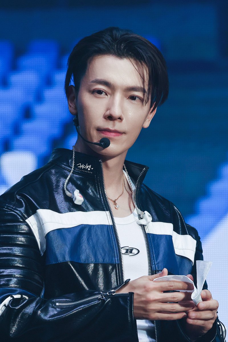 dollyhaesss's tweet photo. 이동해 너무 잘생겼다!!!

2024.06.22 - <SUPER SHOW SPIN-OFF : Halftime> in SEOUL

#동해 #DONGHAE #ドンへ
#슈퍼주니어 #SUPERJUNIOR https://t.co/TmJpsXVcV8