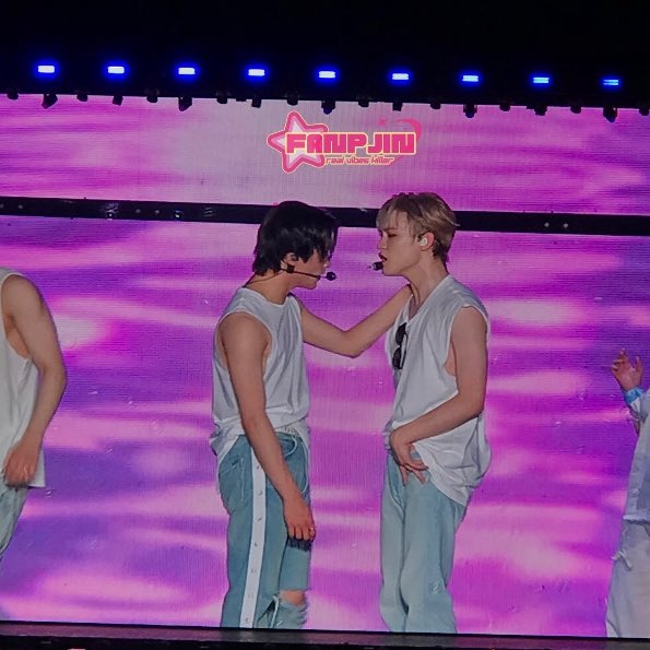 fanpjin's tweet photo. มาร์คเล่อมีจริงครับเพื่อนๆ 

#Markle #markchen #MARK #CHENLE #THEDREAMSHOW3_in_BKK 
#NCTDREAM_THEDREAMSHOW3inBKK
#NCTDREAM_THEDREAMSHOW3_in_BKK https://t.co/EBXFAJWRAS