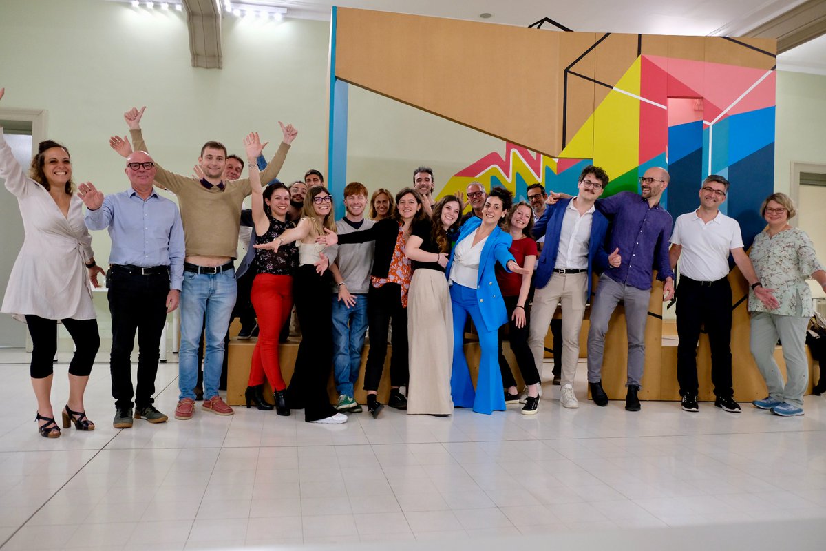 AlessandraMores's tweet photo. Last week marked a huge milestone as I defended my PhD thesis with #ElenaEsposito, #MariaPetrova, and @renikolopov. Feeling blessed with such amazing examiners! Thanks to my advisor @gmastrob, to @juansemorales and to the @ParetoPhd folks for their unwavering support. 🎓🌿#PhDone https://t.co/t4qbdyK5Xw