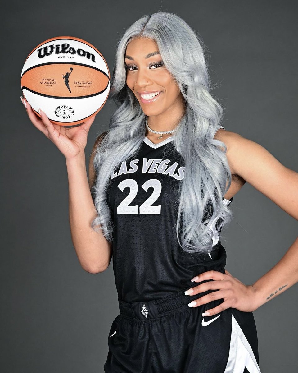 nicekicks's tweet photo. FIRST LOOK 👀

Nike has unveiled A’ja Wilson’s signature logo for her upcoming sneaker line 👀 @_ajawilson22 https://t.co/EbA262B0rh