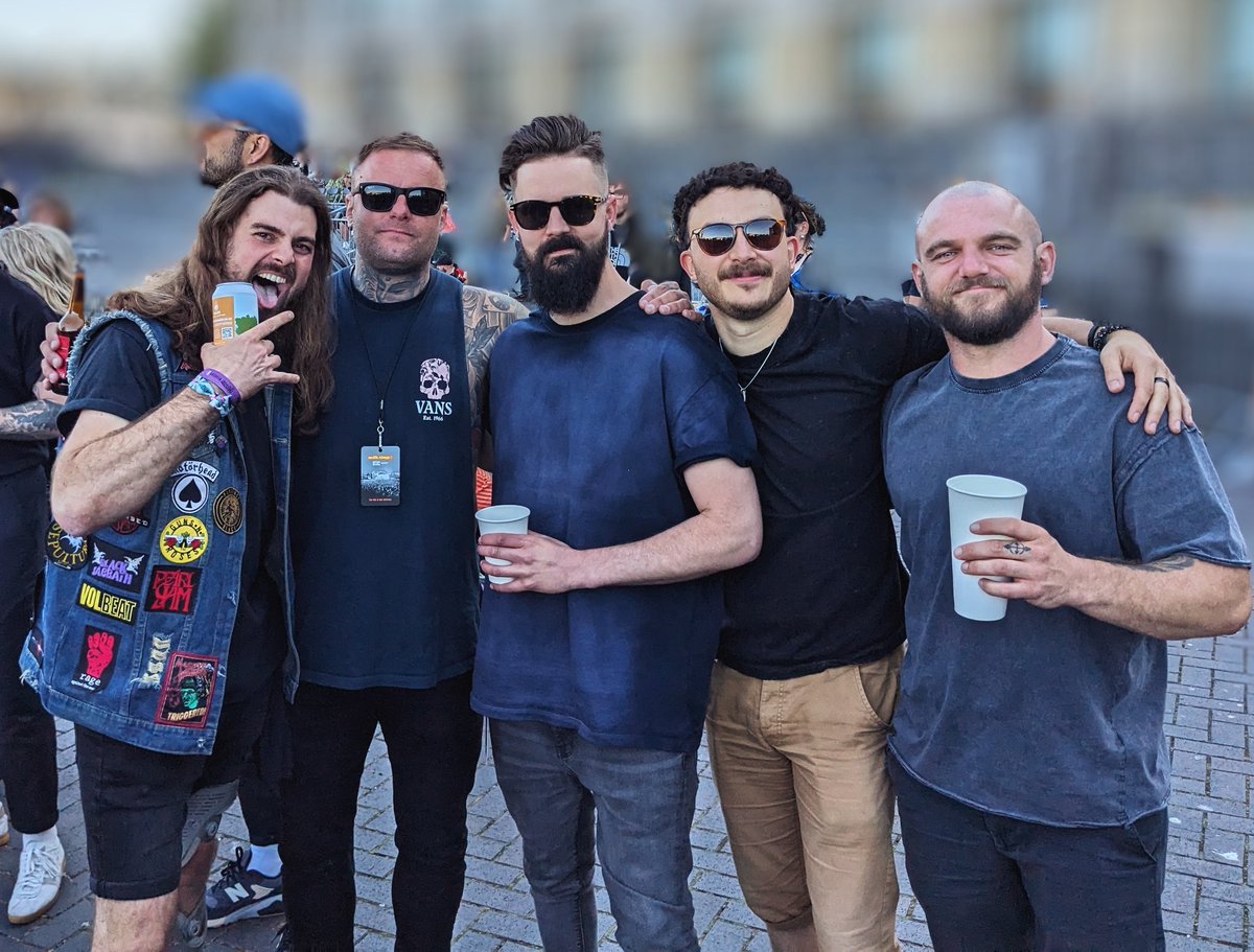 Imagine meeting one of your favourite bands 😍🤌🏻

Fucking unreal as always <a href="/KrisBarrasBand/">Kris Barras Band</a> 🙌🏻