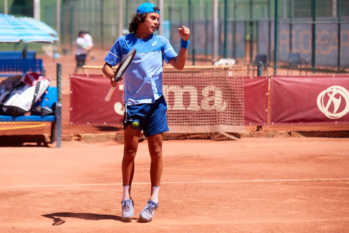 ¿Quienes serán los primeros campeones jóvenes del año?🤔

Lo descubrimos mañana en las FINALES del Campeonato de España #MAPFREtenis Cadete en el <a href="/CD_Saladar/">C. D. Saladar</a> 

🚺 Sagristá 🆚 Paun 
🚹 González 🆚 Chávez

⏰ 10:00h
📺 EN DIRECTO en  Youtube RFET 👉🏻 youtube.com/@RFETenis/stre…