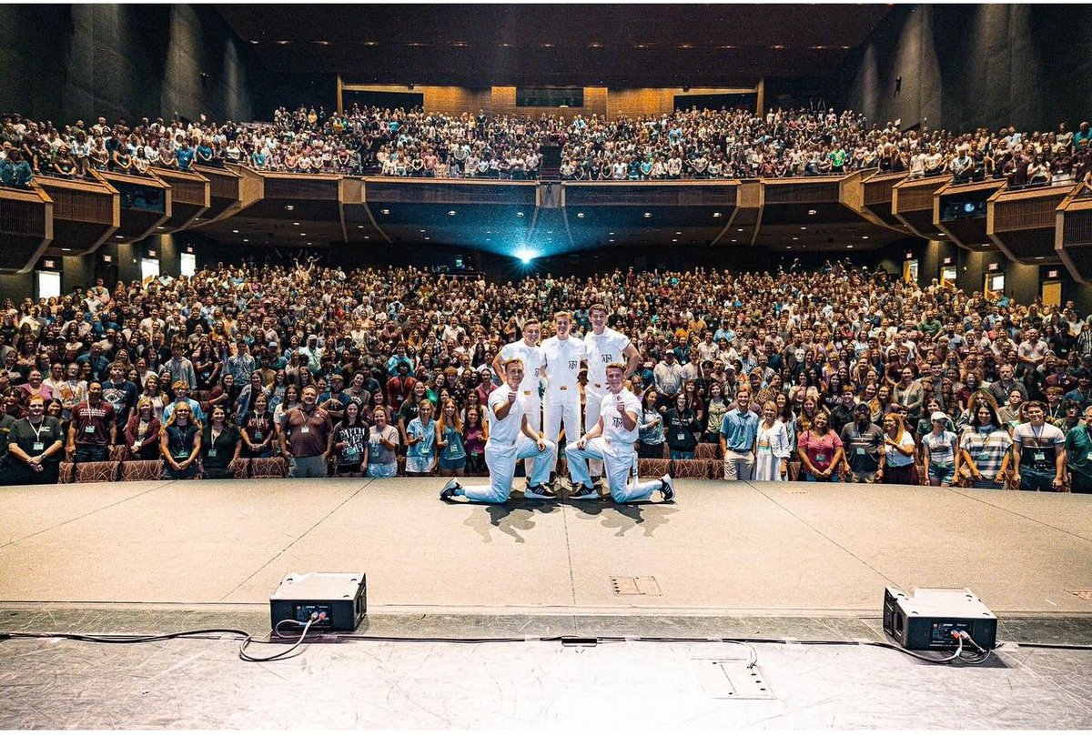 MetricDManning's tweet image. This past week has felt like a Texas tour! From catching up with my Ed peeps in #ATX for @TASSP1 to Longview with most of #Spring97 @BlackheartNupes to support my LB Curtis at his dad’s homegoing service to College Station to take #Deuce to the @NSFPtamu orientation! 🏃🏽‍♂️🧳😴 #CSWS