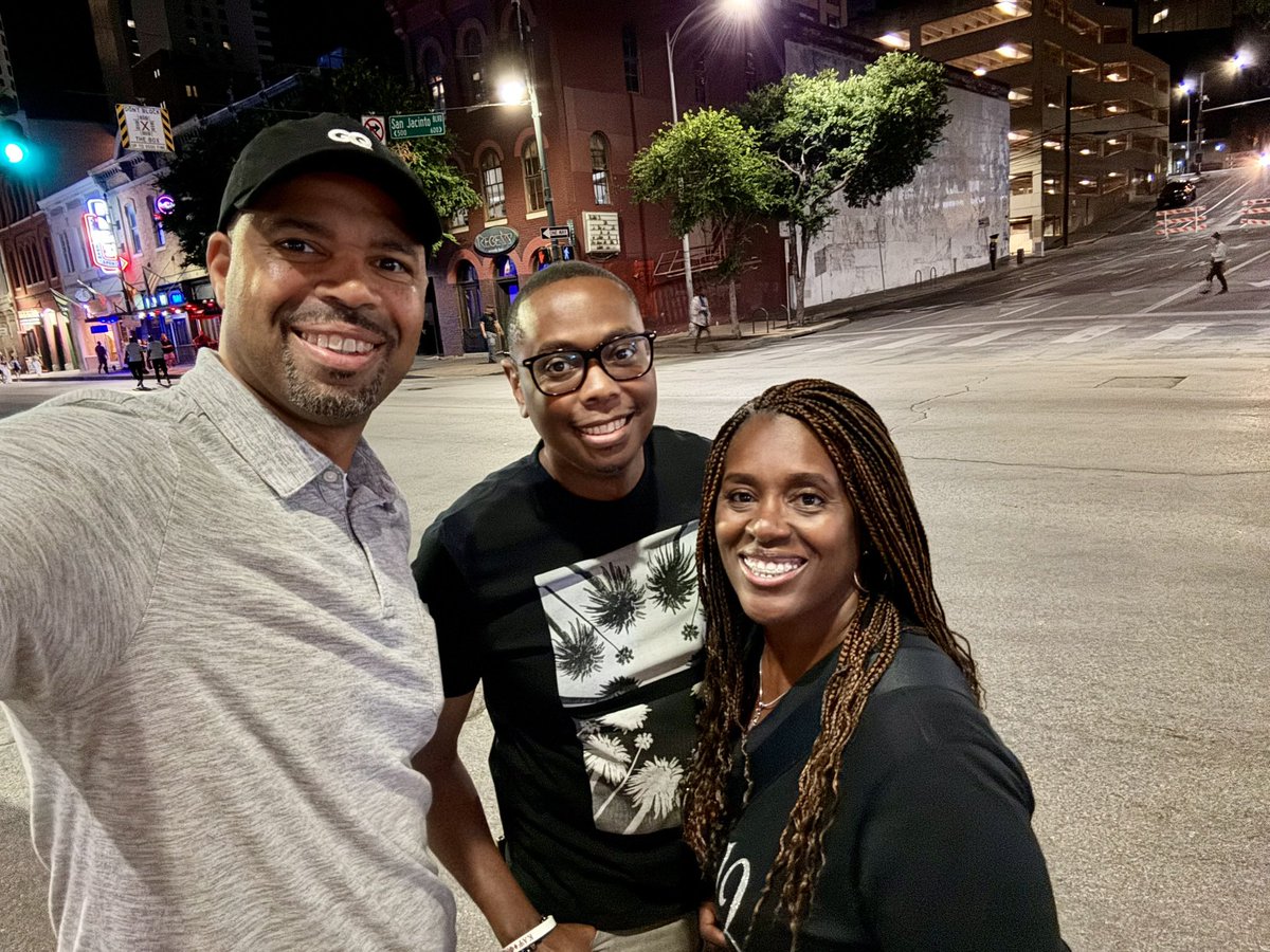 MetricDManning's tweet image. This past week has felt like a Texas tour! From catching up with my Ed peeps in #ATX for @TASSP1 to Longview with most of #Spring97 @BlackheartNupes to support my LB Curtis at his dad’s homegoing service to College Station to take #Deuce to the @NSFPtamu orientation! 🏃🏽‍♂️🧳😴 #CSWS