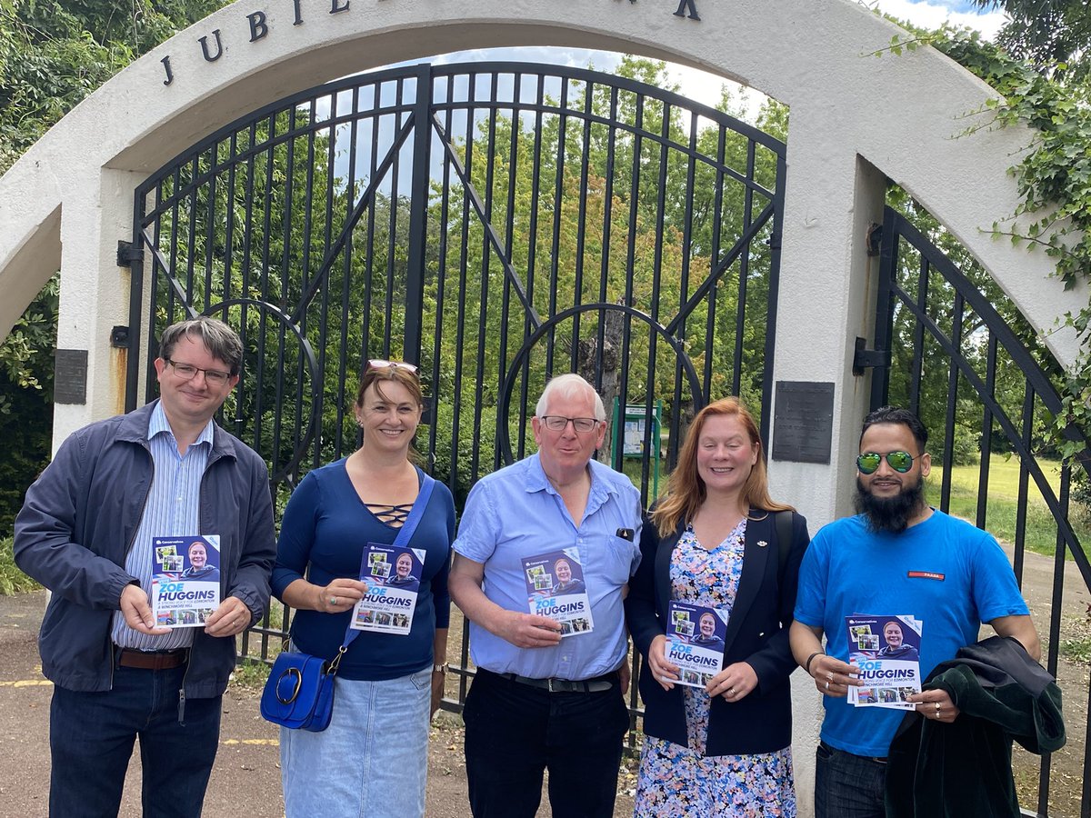 JamesHockneyLLB's tweet photo. Good campaigning today in Edmonton & Winchmore Hill for Zoe Huggins.
#Conservatives #Conservative #WalktoWin #Walk2Win https://t.co/x9KYv1SnVs