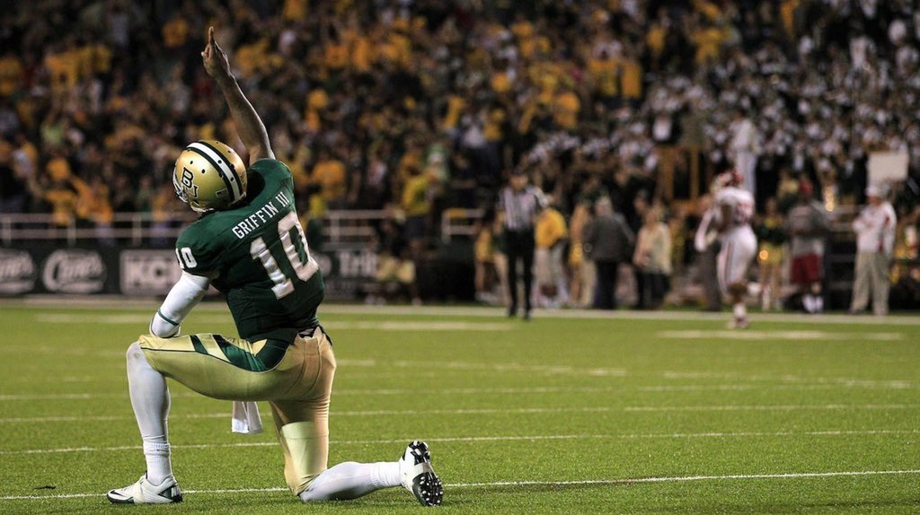 #AGTG After a great talk with <a href="/CoachDaveAranda/">Dave Aranda</a> and <a href="/JakeSpavital/">Jake Spavital</a> I’m Blessed to have earned my 11th D1 (O)ffer from Baylor University
<a href="/CoachRHolcomb/">Rhett Holcomb</a> <a href="/samspiegs/">Sam Spiegelman</a> <a href="/CoachTGr/">Trae Grimes</a> <a href="/CoachThornton93/">Coach Maurice Thornton</a> <a href="/samspiegs/">Sam Spiegelman</a> <a href="/DemetricDWarren/">Demetric D. Warren</a> <a href="/SWiltfong_/">Steve Wiltfong</a> <a href="/BHoward_11/">Brandon Howard</a> @MarshallRivals