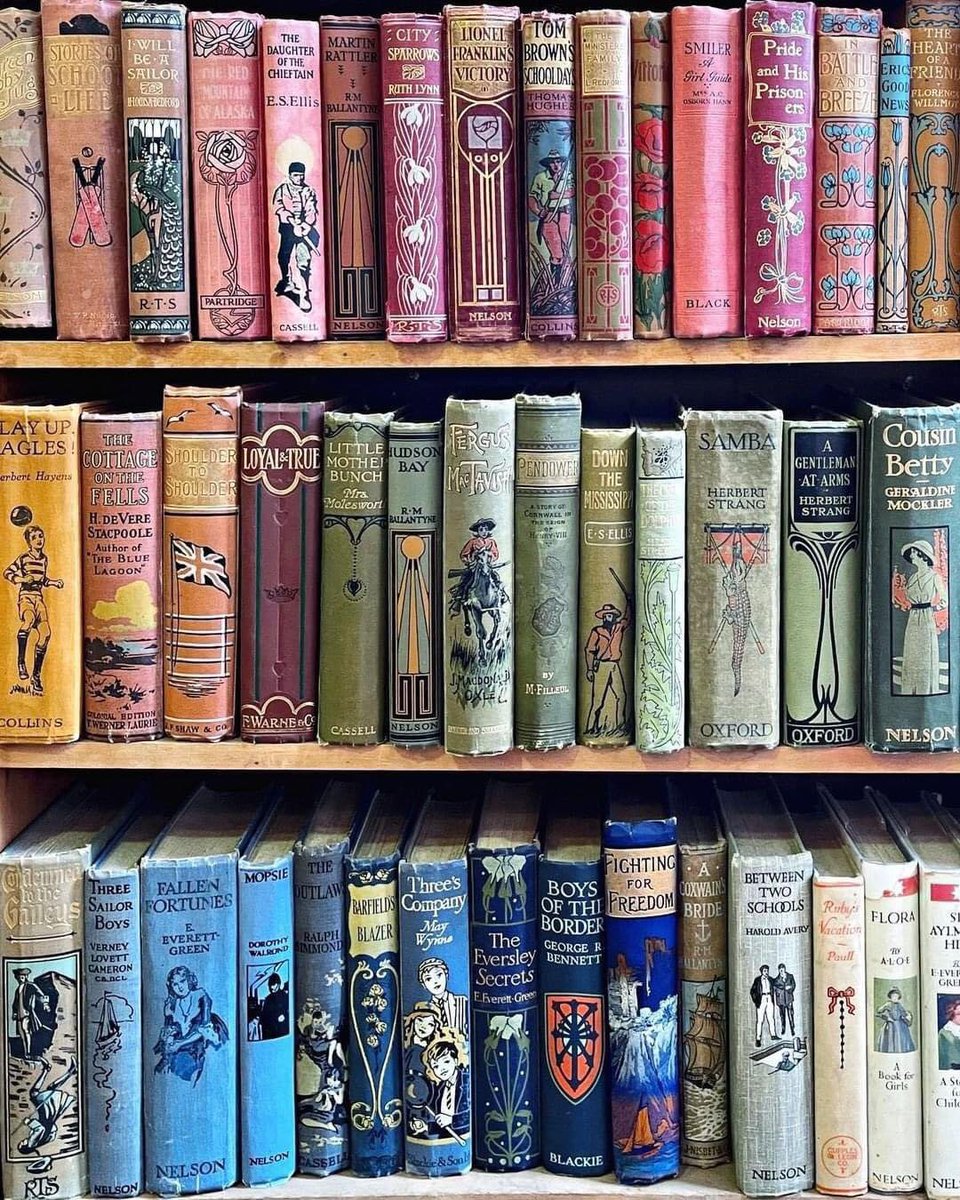 amorenloslibros's tweet photo. 📚 “Cuando me detienen por la calle, en una plaza o en el tren, para preguntarme qué libros hay que leer, les digo siempre: Lean lo que les apasione, lo único que los ayude a soportar la existencia".

🖌 Ernesto Sábato https://t.co/GB2kTOBP0o