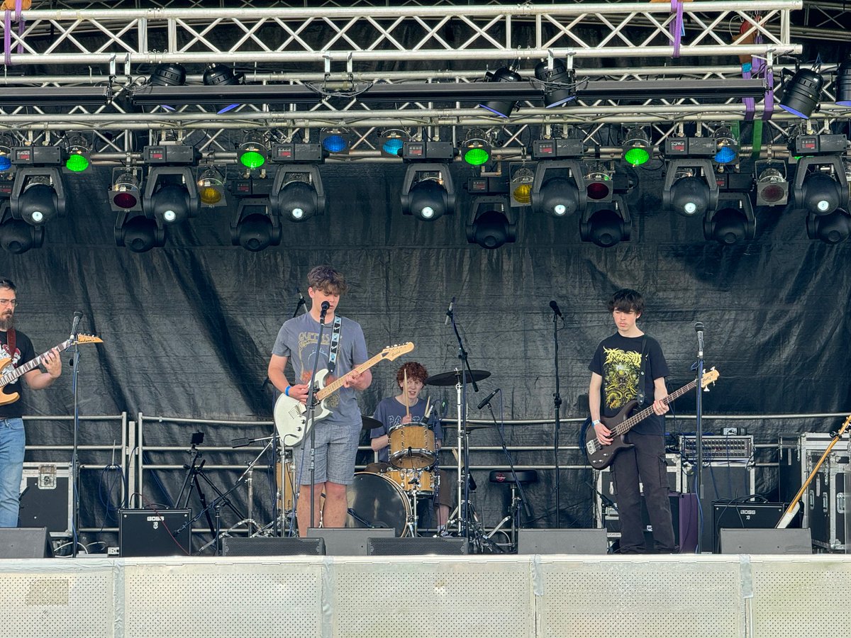 DragonMusicEd's tweet photo. 2/2 ...more Glastonberrow. https://t.co/JgkJD7SpnE