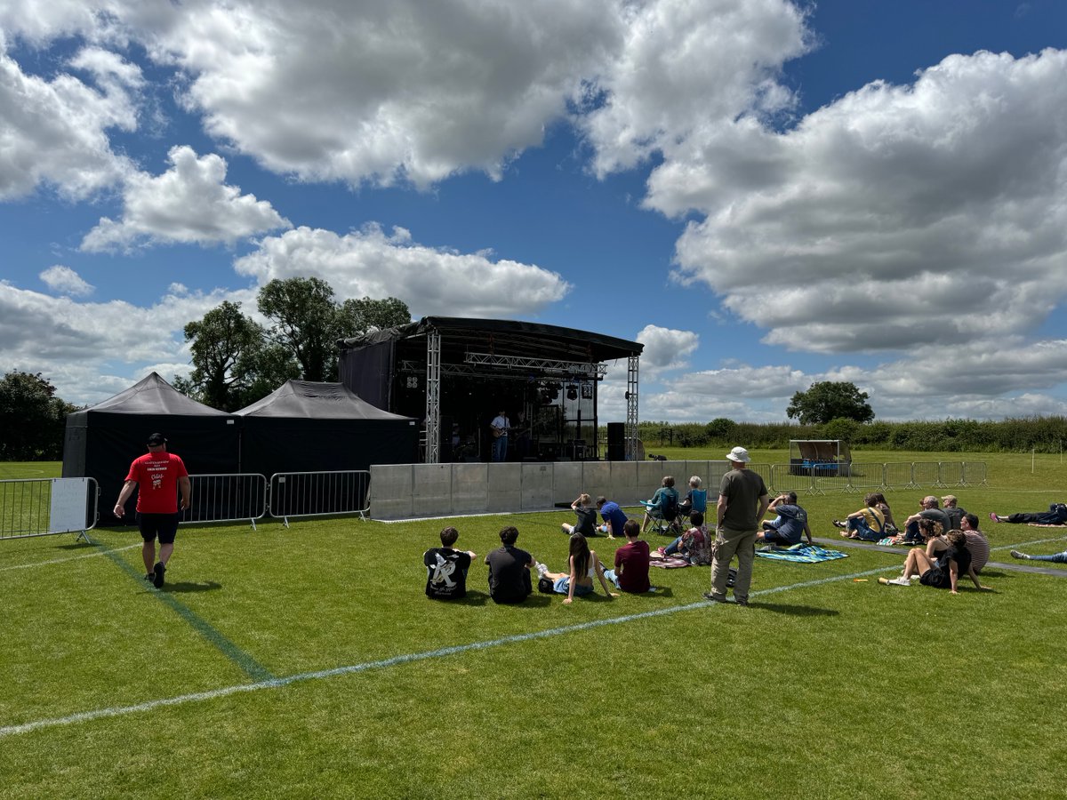 DragonMusicEd's tweet photo. 2/2 ...more Glastonberrow. https://t.co/JgkJD7SpnE
