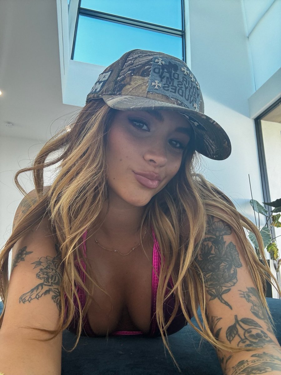 Lavaxgrll tweet media