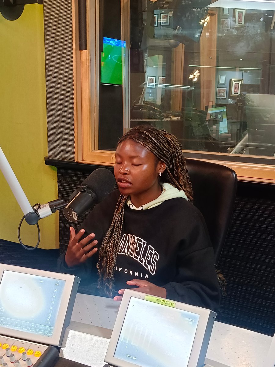 michelle_n23's tweet photo. #WeekendSoundsGood #Youthmonth #michelle #metrofm #childRights https://t.co/llSvz7i6xX