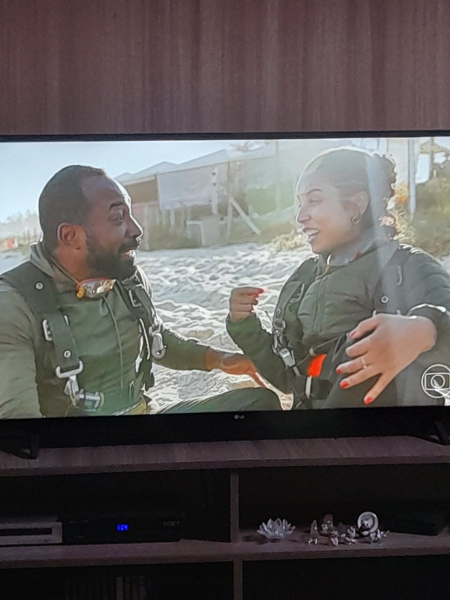 Monicagomes202's tweet photo. Sério, eu amo esses dois!!! Bora #expediçãorio #boraexpedicao #expedicaorio Quero mais!! @tvglobo https://t.co/8cLfdto7I6