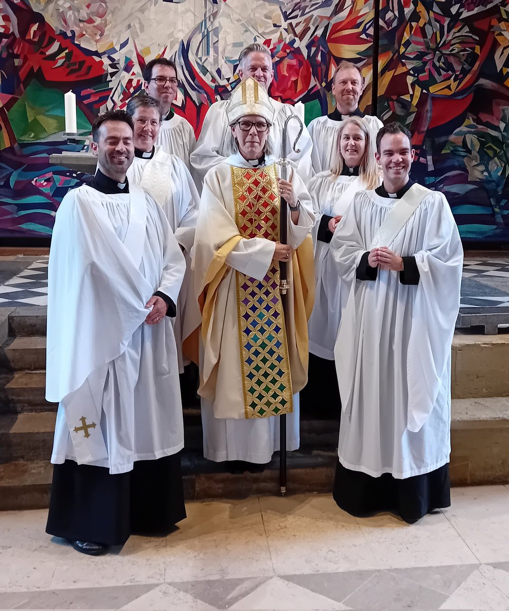 Rev_LisaB's tweet image. Such a special day, as we celebrated with Zoe Eborn and Scott Canadas, as they were ordained deacon @ChiCathedral by @BishopRuthB. We pray for Zoe and her family as they join the church family of St Peters, Bexhill, and we welcome Scott to Horsham Parish. @stmaryshorsham