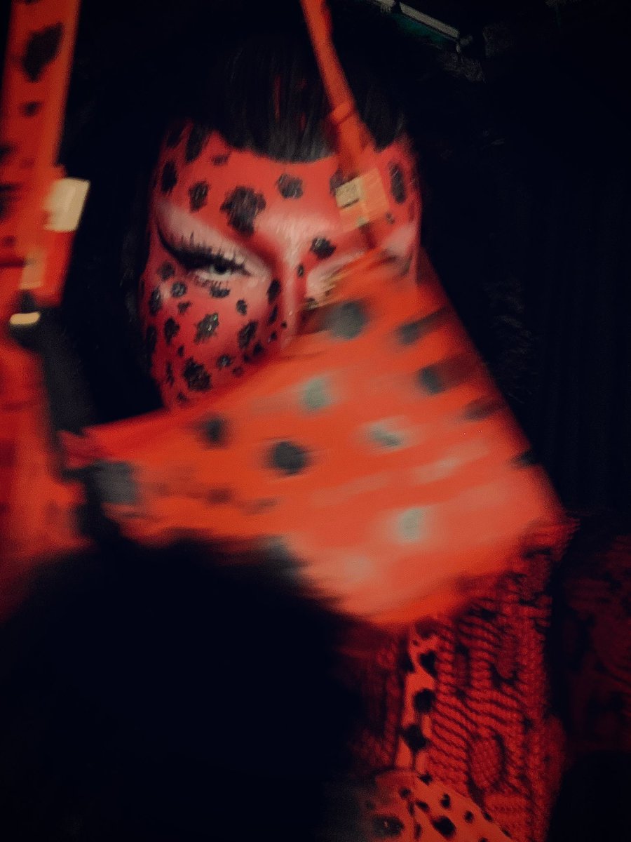 I'm so Julia
Ah-ah, ah…