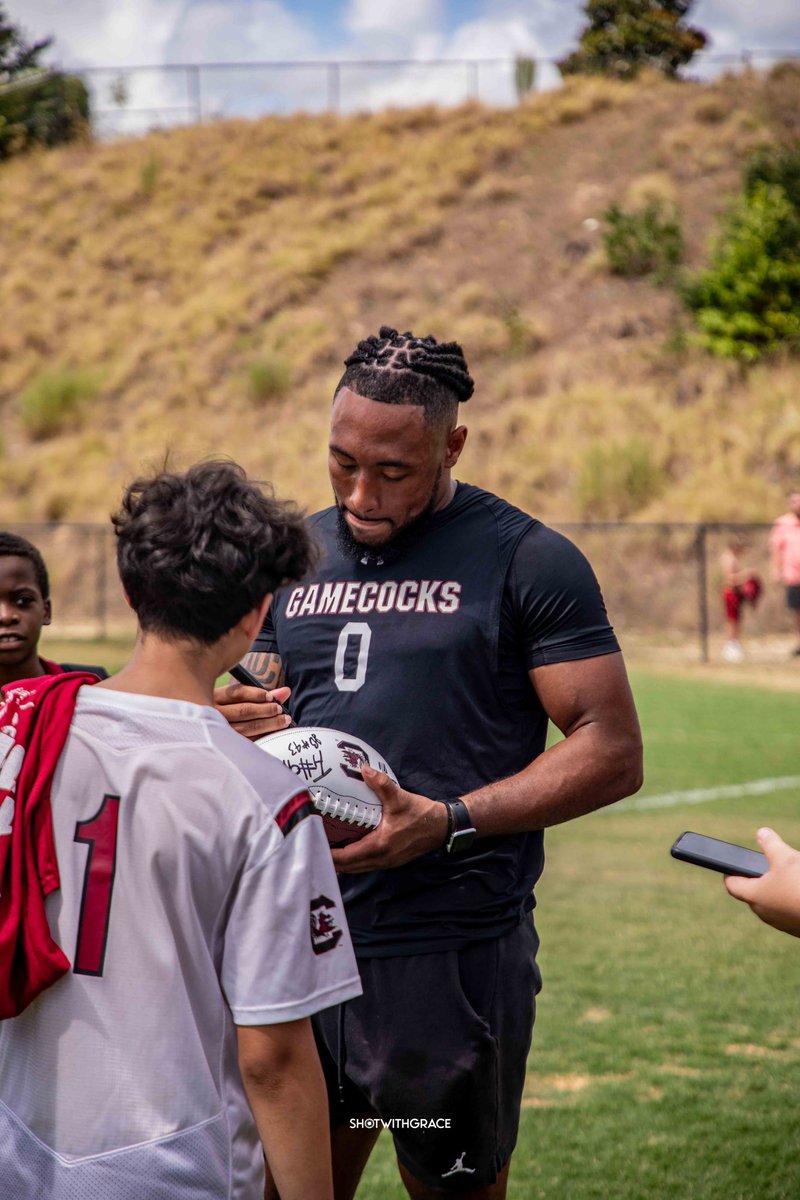 Debowilliams13's tweet photo. Such A Blessing To have my First 🏈 Camp In South Carolina, and for it to go as Great as It Did. So Thankful for Everyone who took part in helping me make this Happen. Til Next Time. #Iplayforhim  📷- @shotwithgrace https://t.co/pOekgWwnNW