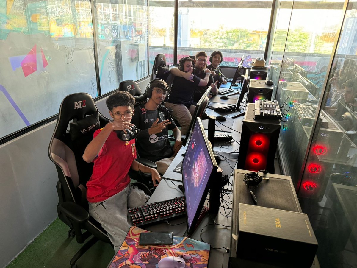 twitch.tv/mestreoberon JOGANDO COM AMIGOS LAN HOUSE FODA