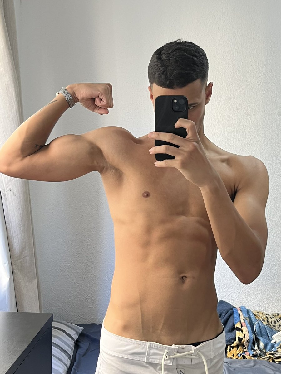 𝕵𝖔𝖓 メ tweet media