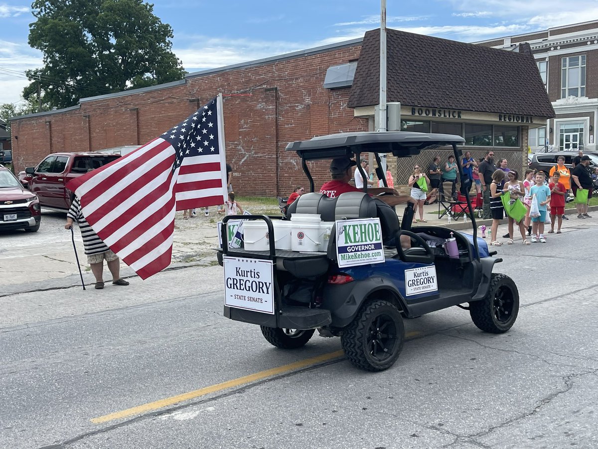 KellaGregory1's tweet photo. #teamGregory was in full force today in Boonville….love the momentum. #SD21
Proud to represent for @MikeLKehoe as well!!!
@KurtisGregory51 https://t.co/NRJVrZwDba