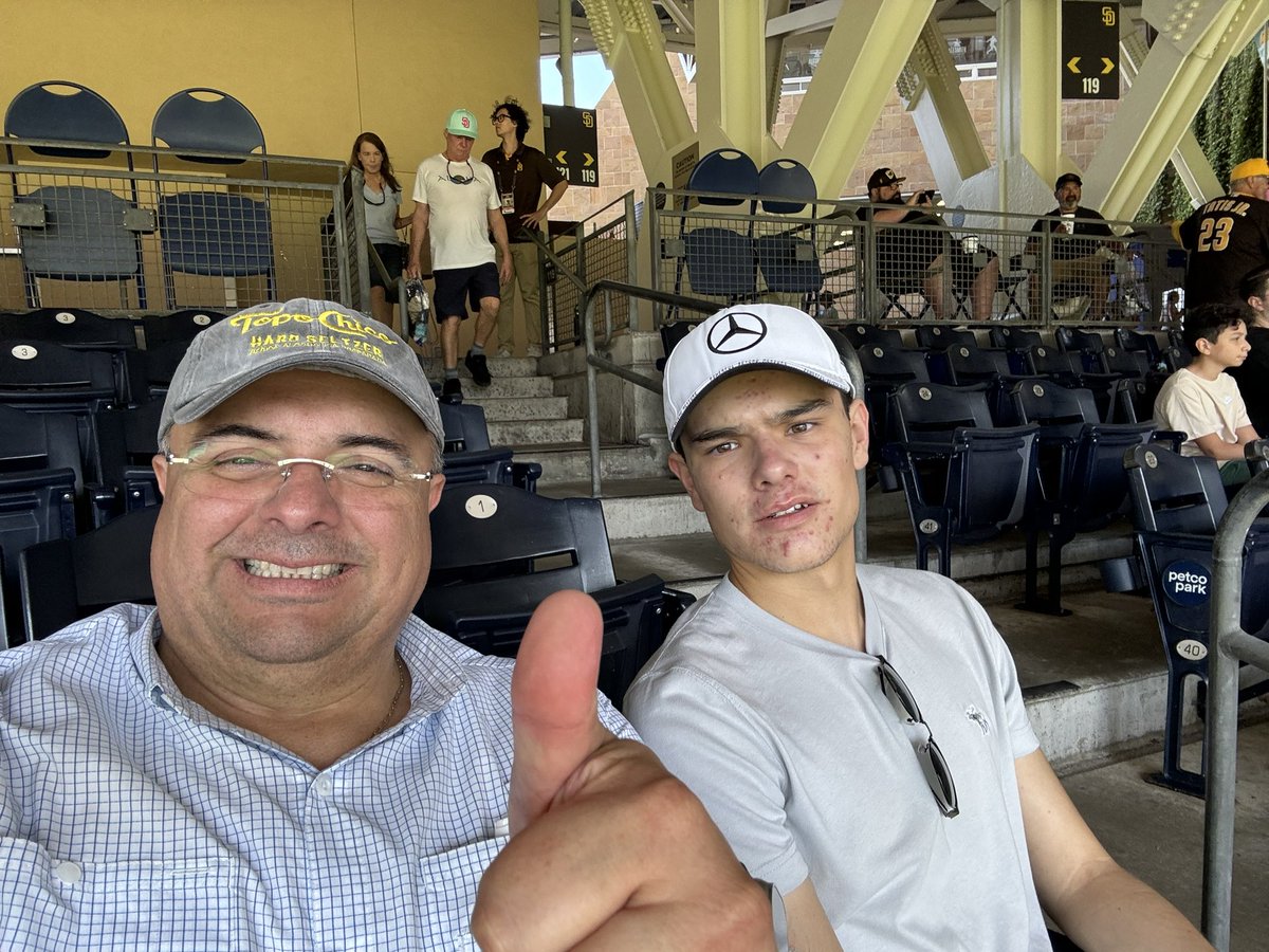 ccorreag71's tweet photo. Having fun at Padres Petco Park San Diego #sandiegopadres #forthefeithful https://t.co/mq0Y5nKz21