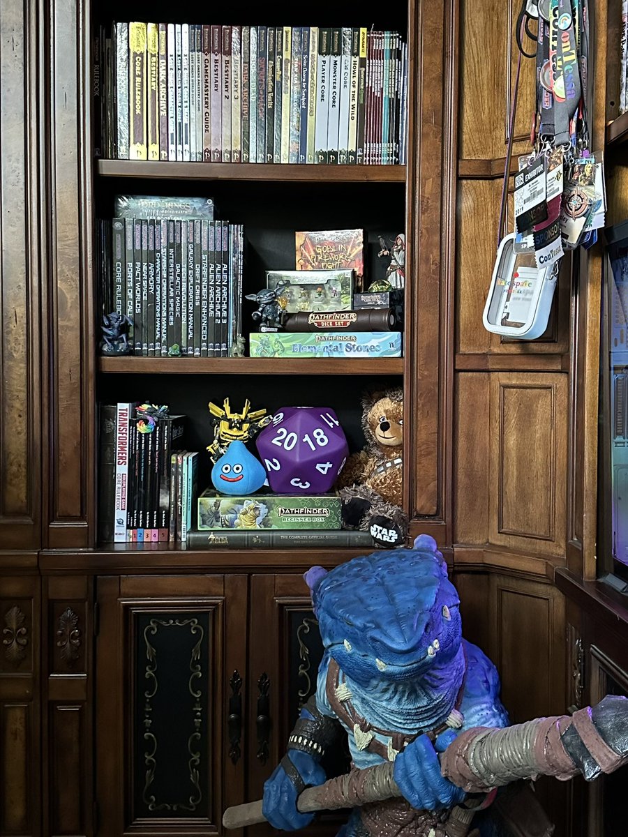 Linda from customer service seems a little grumpy this week. Help her out and be kind to each other. 💙💜