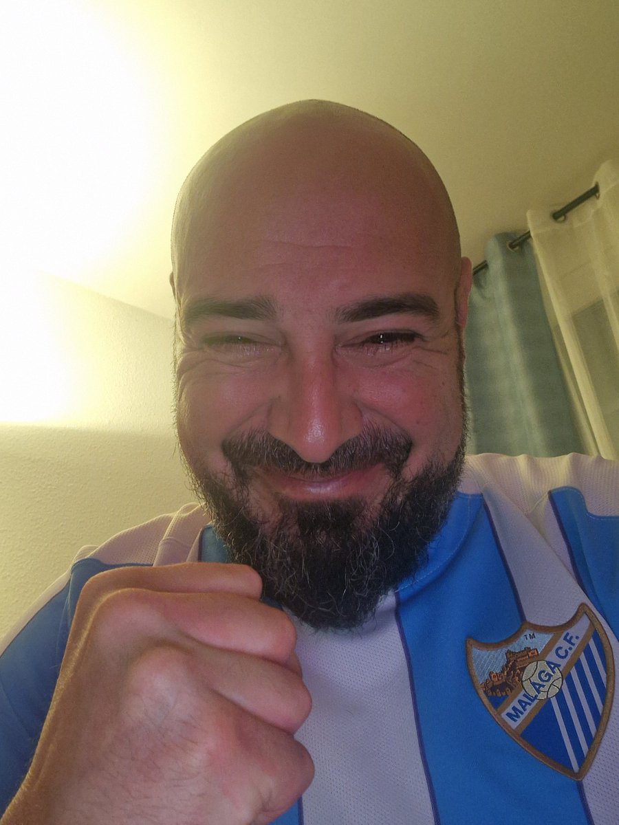 Hectolitrona's tweet photo. @MalagaCF Llorando de alegría desde Suiza https://t.co/ifmC11uGPb