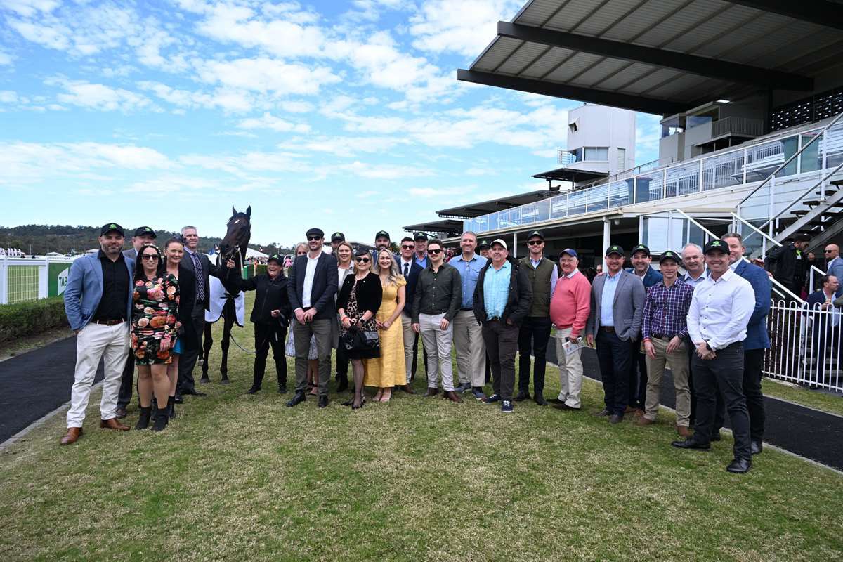 JackBruceRacing's tweet photo. Atmosphere wins at his first start for the stable.

A great front running ride, he was fit &amp; ready to run well. He will work through his grades &amp; will be a nice long term prospect. 

Congrats to @CalibreRacing and JBR connections, purchased in partnership from @inglis_sales. https://t.co/Xkv9o6B6lf