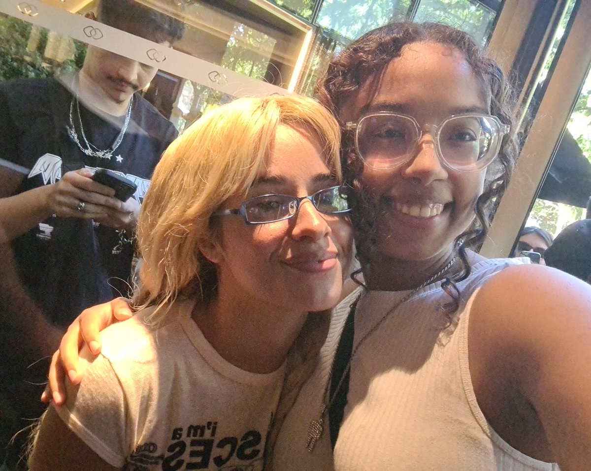 lmjbplover's tweet photo. So... I ACTUALLY DID MEET @Camila_Cabello 😭 And she received my letter!! She was so sweet and listened to everything I had to say while holding my hand🥹
And Sinu was also the such an amazing and kind mom
After 9 years of waiting... this moment was worth it https://t.co/qLrWPKsWjD