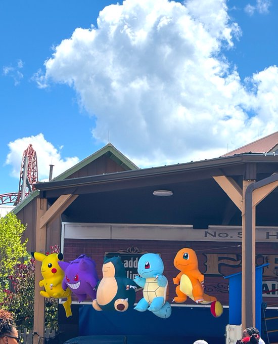 We went to an amusement park 🎢 today and here&rsquo;s the pics I got with no faces 😜 https://t.co/nCkIEexA