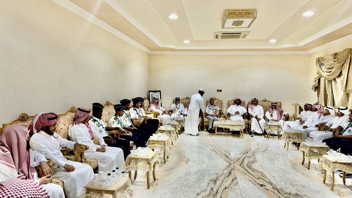 SCO_AlDilm's tweet photo. 🔆|| 
.
.
.
الأستاذ خالد بن راشد الغانم 
رجل المبادرات والعطاء يقيم مأدبة عشاء بمنزله لجوالة جمعية التنمية الاجتماعية بمحافظة الدلم المشاركين في #معسكرات_الخدمة_العامة 
لخدمة الحجاج لعام ١٤٤٥هـ 

@khaled1alghanem https://t.co/5GRnXhVTAA