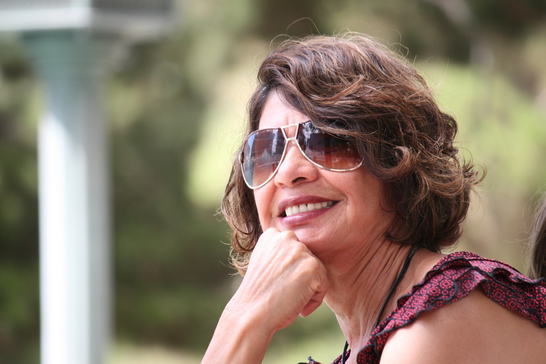 Hey everybody,
I haven't posted in a long time but wanted to let you know, especially for those of you who know Cindy, that her mother passed away peacefully in her home last Friday surrounded by three generations of family.

rosehills.com/obituaries/whi…