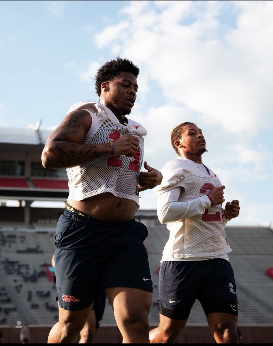 ChristophetSr's tweet image. #StackDays 📈
#HottyToddy 💙❤️
#BigShark 🩸🦈