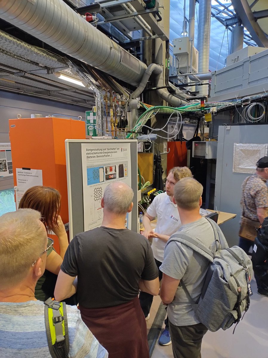 We're so thrilled to have the chance to interact with so many people. It's one of the most rewarding things to do. Tired but happy 🤩 <a href="/LNDWBerlin/">LNDWBerlin</a> <a href="/BAMResearch/">BAM_DE</a> <a href="/HZB_BESSY/">BESSY@HZB</a>
