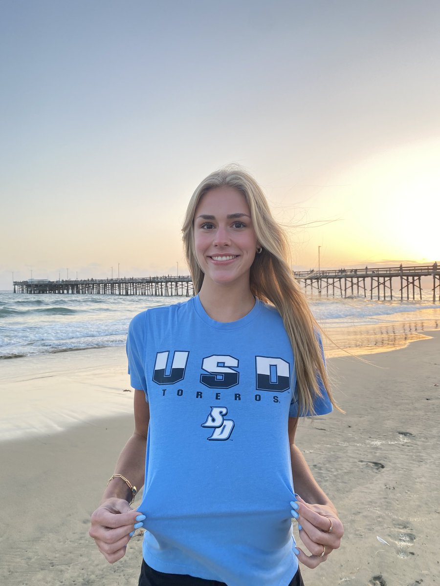 I am SO proud and excited to announce my commitment to play D1 volleyball and further my academic studies at the University of San Diego!  Thank you for believing in me Jen, Carlos and John 🩵🩵 GO TOREROS 🩵🩵