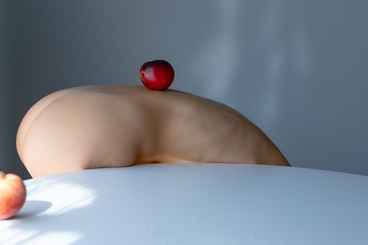 Peaches

Selfportrait, May, 2024