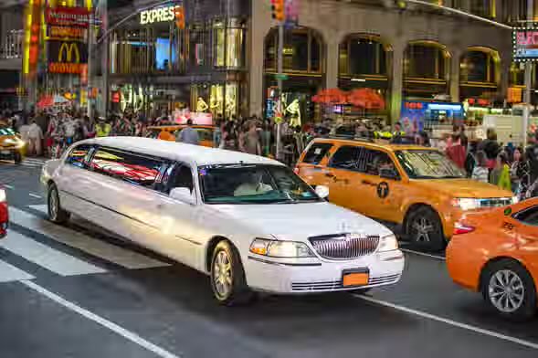 TropicalSpaceOG's tweet photo. Limousine appreciation post https://t.co/klIUy8ysxR