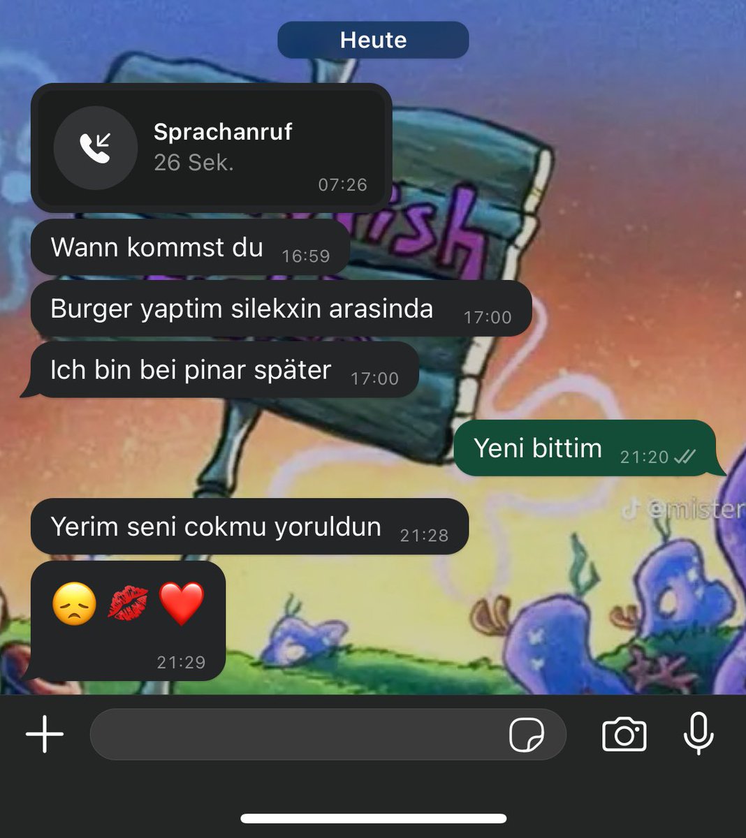 furgen25's tweet photo. Digga meine Mutter zu Süß hahshahsha allah annelerimizi başımızdan eksit etmesin https://t.co/YuWmVqmQjs